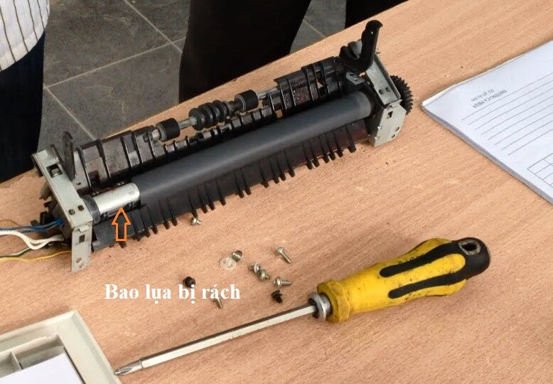 Lỗi máy in bị vệt đen, sọc đen khi in ra là hư cái gì? Lỗi máy in bị vệt đen, sọc đen khi in ra là hư cái gì?